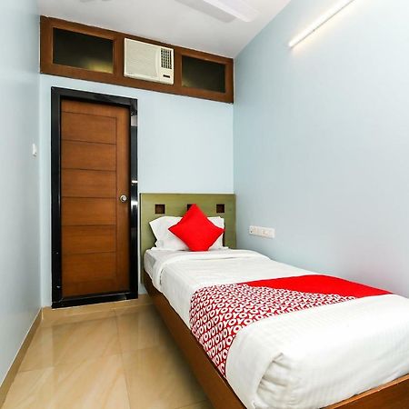 Balaji Grand Hotel Kākināda Kültér fotó