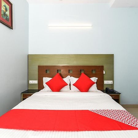 Balaji Grand Hotel Kākināda Kültér fotó
