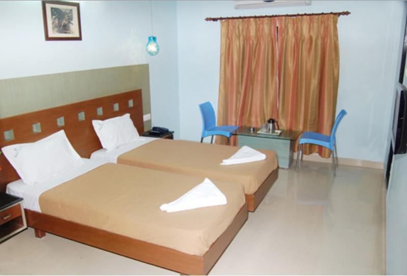 Balaji Grand Hotel Kākināda Szoba fotó