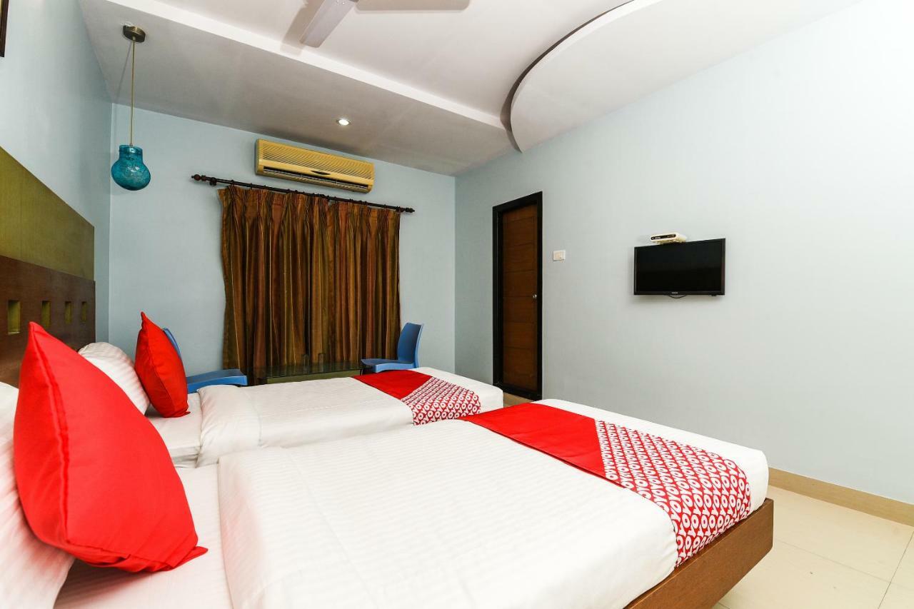 Balaji Grand Hotel Kākināda Kültér fotó