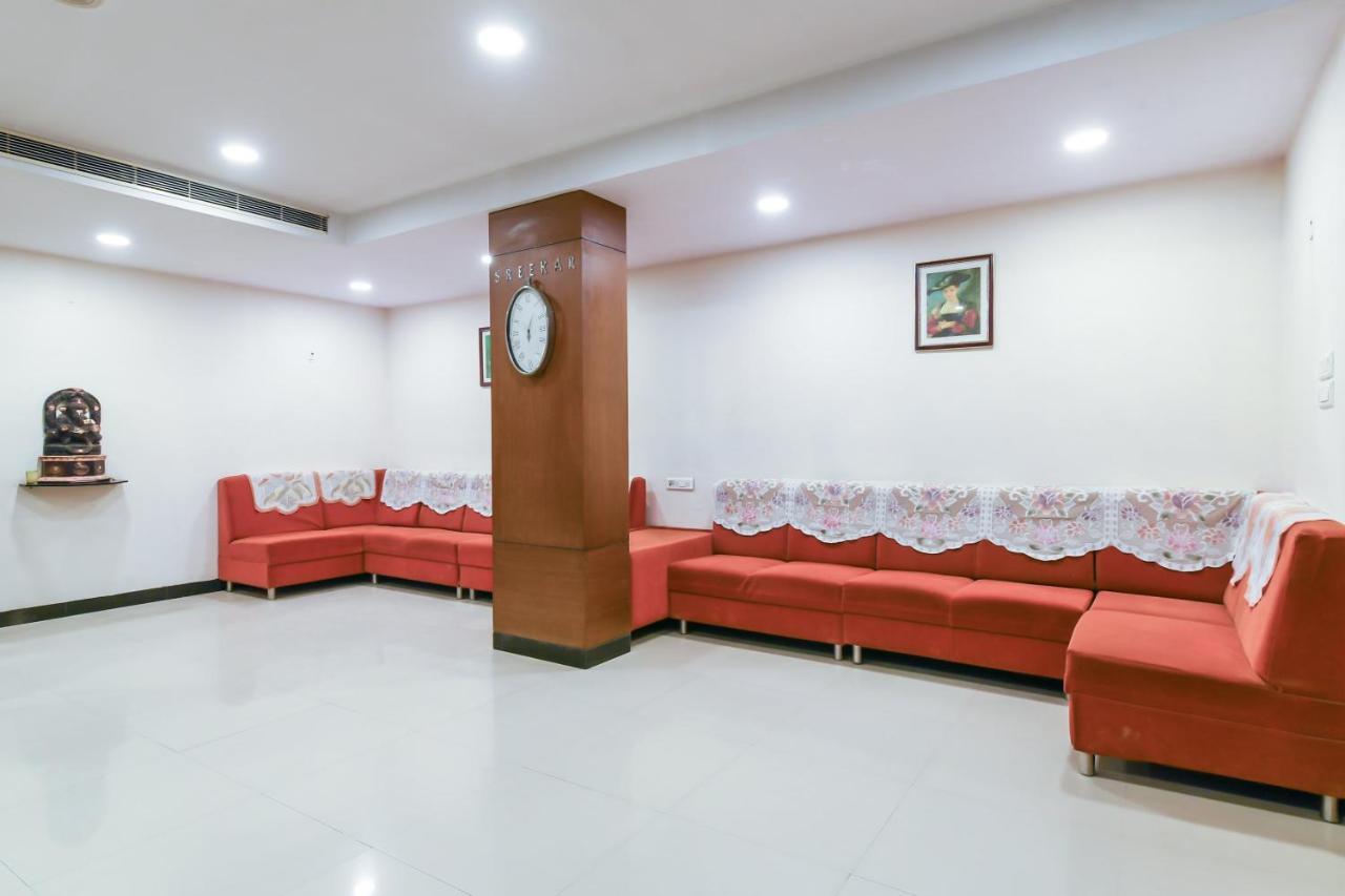 Balaji Grand Hotel Kākināda Kültér fotó