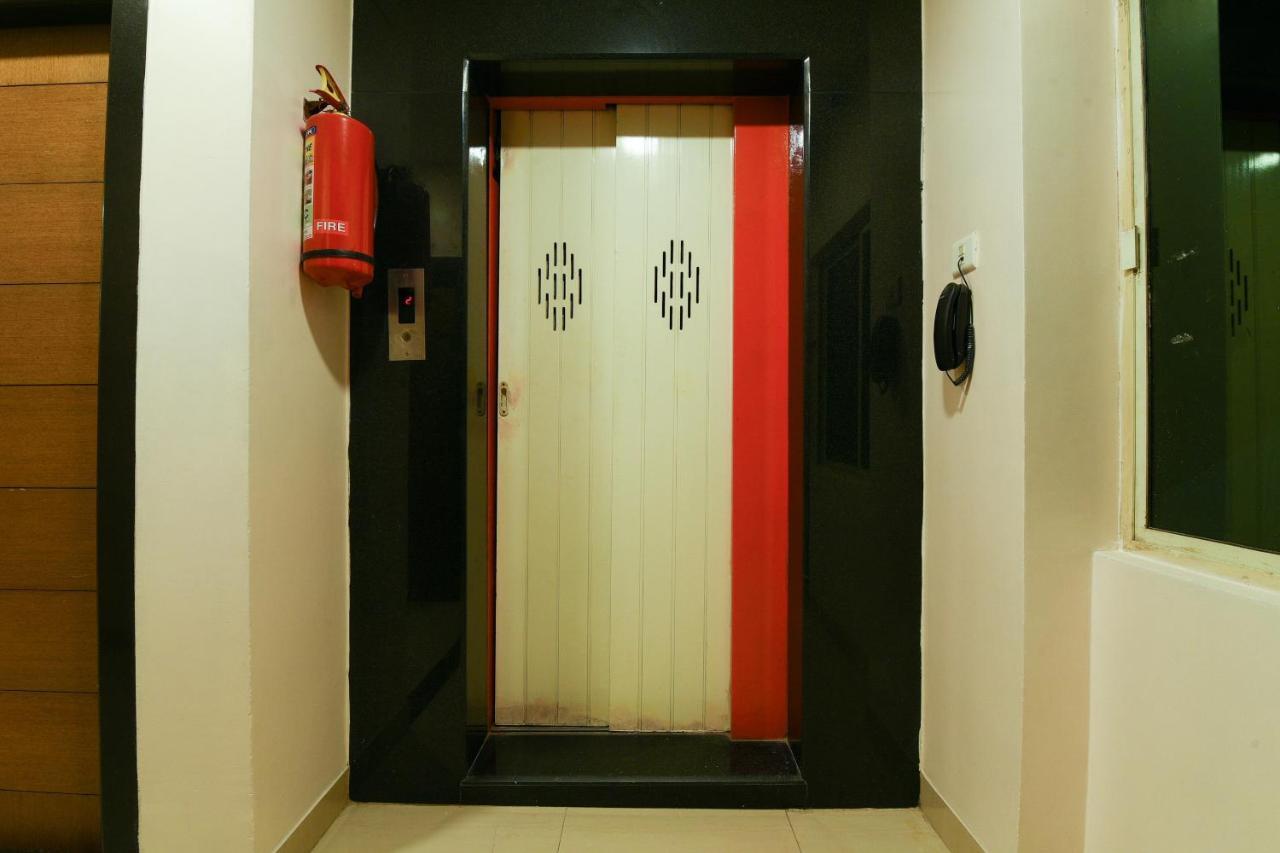 Balaji Grand Hotel Kākināda Kültér fotó