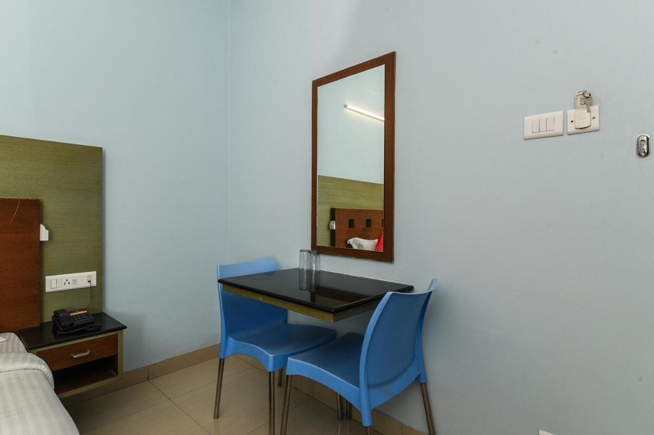 Balaji Grand Hotel Kākināda Kültér fotó