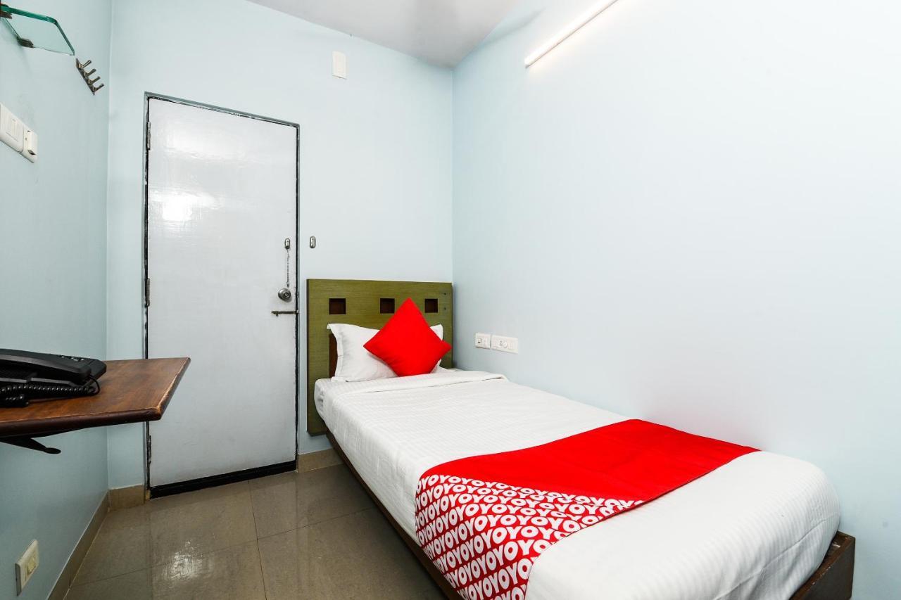 Balaji Grand Hotel Kākināda Kültér fotó
